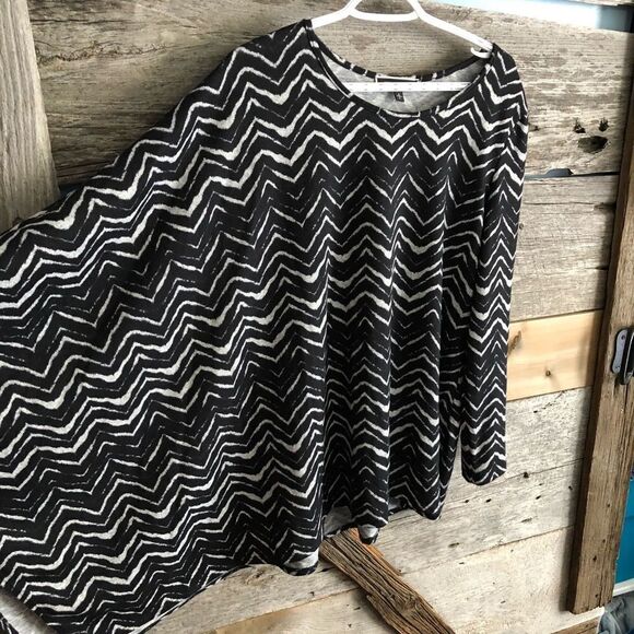 Melanie lyne size large poncho/Sweater, black/Grey one sleeve sweater - Picture 2 of 4